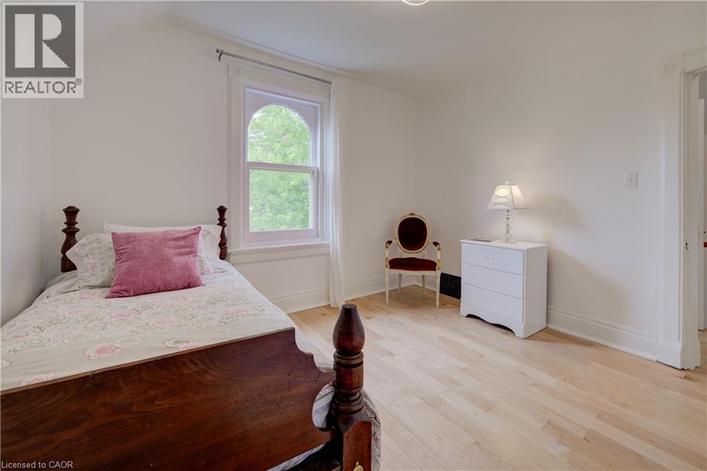 25 Central Street, Waterloo, Ontario  N2L 3A5 - Photo 36 - 40859014