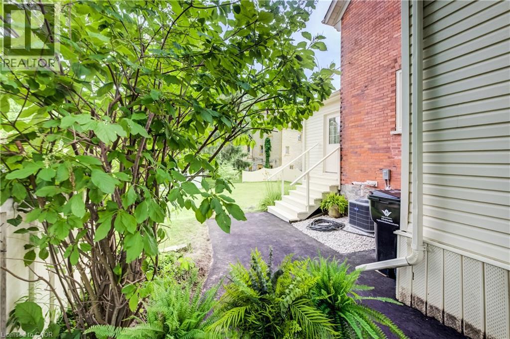 25 Central Street, Waterloo, Ontario  N2L 3A5 - Photo 44 - 40859014