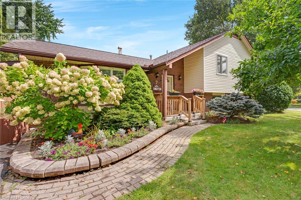 7 Underhill Crescent, Kitchener, Ontario  N2A 2S7 - Photo 2 - 40859292