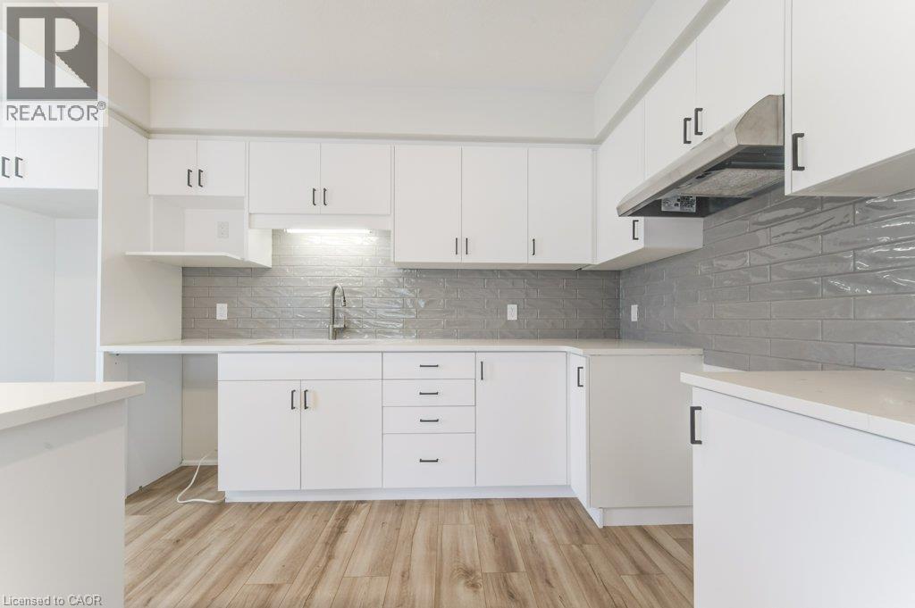 686 Benninger Drive, Kitchener, Ontario  N2E 0H8 - Photo 14 - 40861139