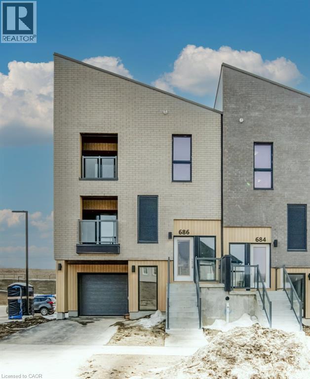 686 Benninger Drive, Kitchener, Ontario  N2E 0H8 - Photo 2 - 40861139