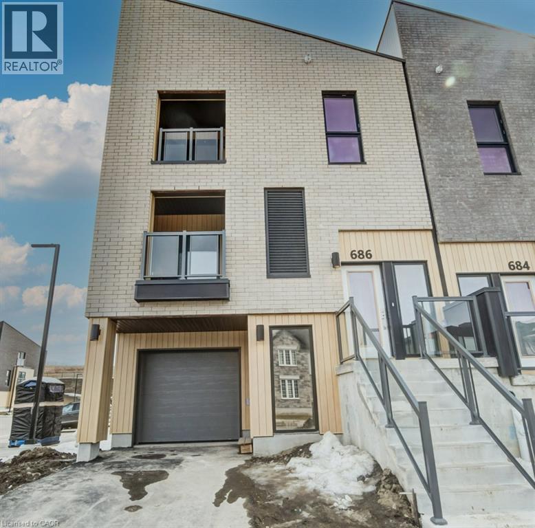686 Benninger Drive, Kitchener, Ontario  N2E 0H8 - Photo 3 - 40861139
