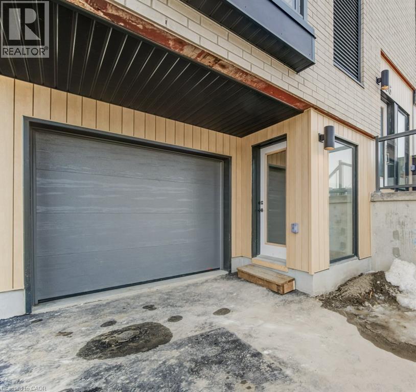 686 Benninger Drive, Kitchener, Ontario  N2E 0H8 - Photo 4 - 40861139