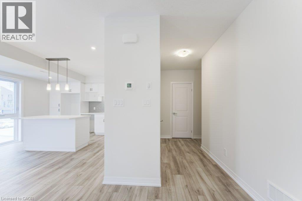 686 Benninger Drive, Kitchener, Ontario  N2E 0H8 - Photo 7 - 40861139