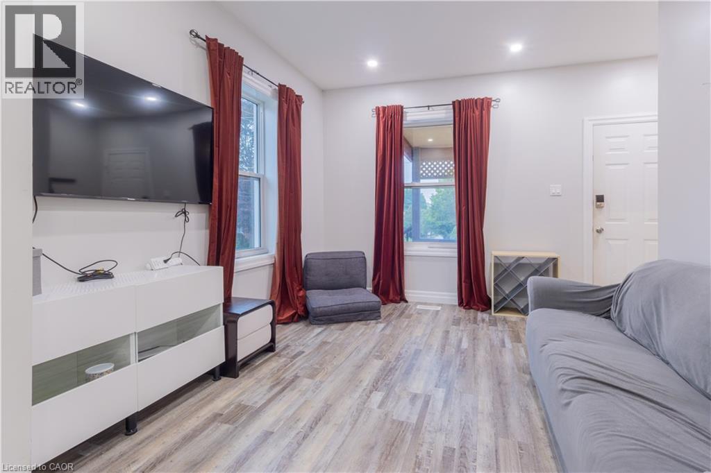 157 Dawson Street, Waterloo, Ontario  N2L 1R9 - Photo 8 - 40862405