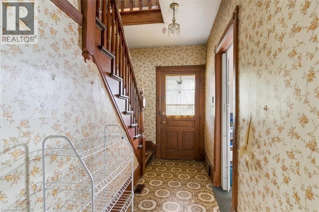 427 Duke Street W, Kitchener, Ontario  N2H 3Y6 - Photo 10 - 40862461