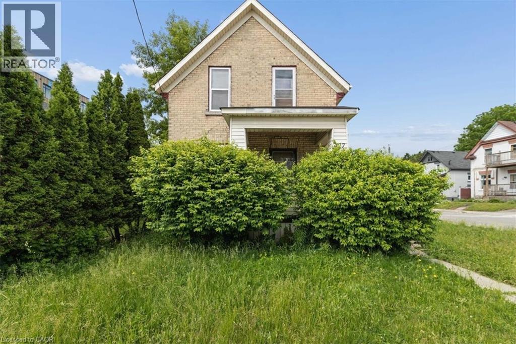 427 Duke Street W, Kitchener, Ontario  N2H 3Y6 - Photo 2 - 40862461