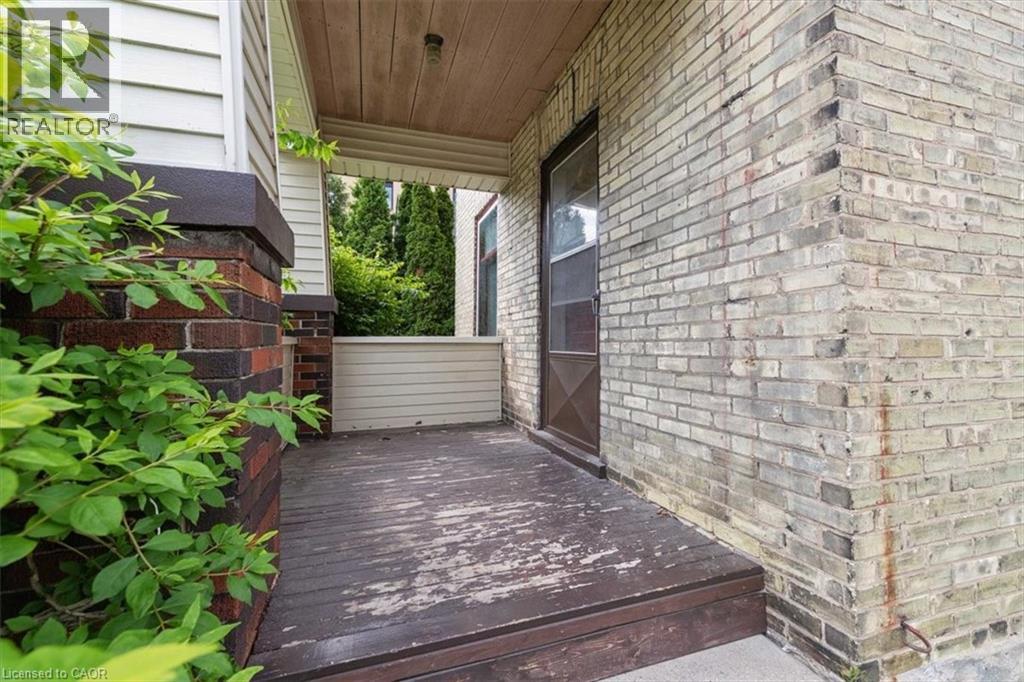 427 Duke Street W, Kitchener, Ontario  N2H 3Y6 - Photo 4 - 40862461