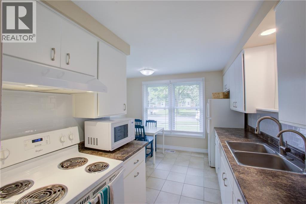 426a Dunvegan Drive, Waterloo, Ontario  N2K 2C7 - Photo 13 - 40859288