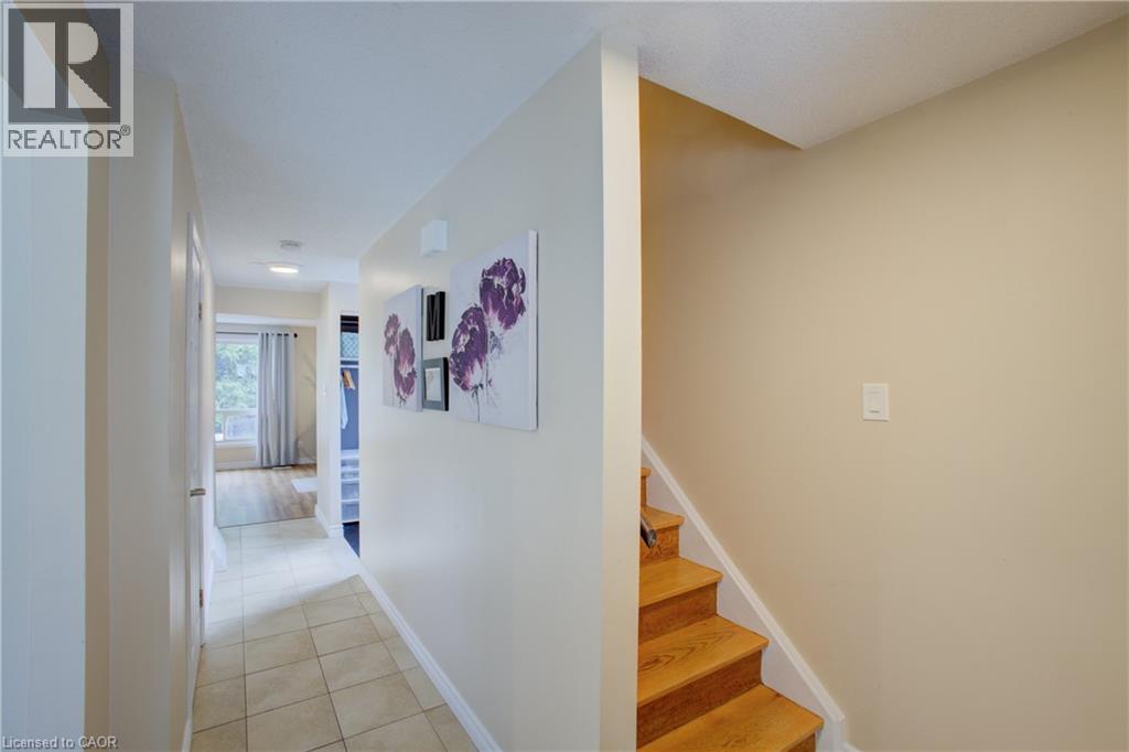 426a Dunvegan Drive, Waterloo, Ontario  N2K 2C7 - Photo 5 - 40859288