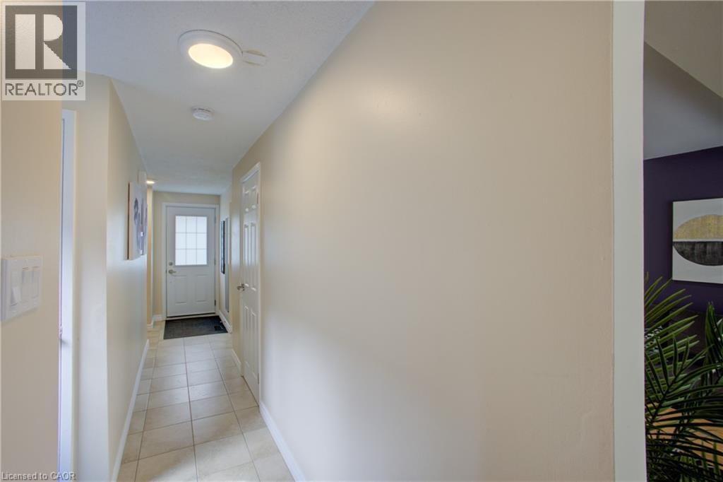 426a Dunvegan Drive, Waterloo, Ontario  N2K 2C7 - Photo 6 - 40859288