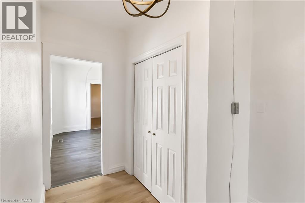87 Lancaster Street W, Kitchener, Ontario  N2H 4T3 - Photo 11 - 40863123