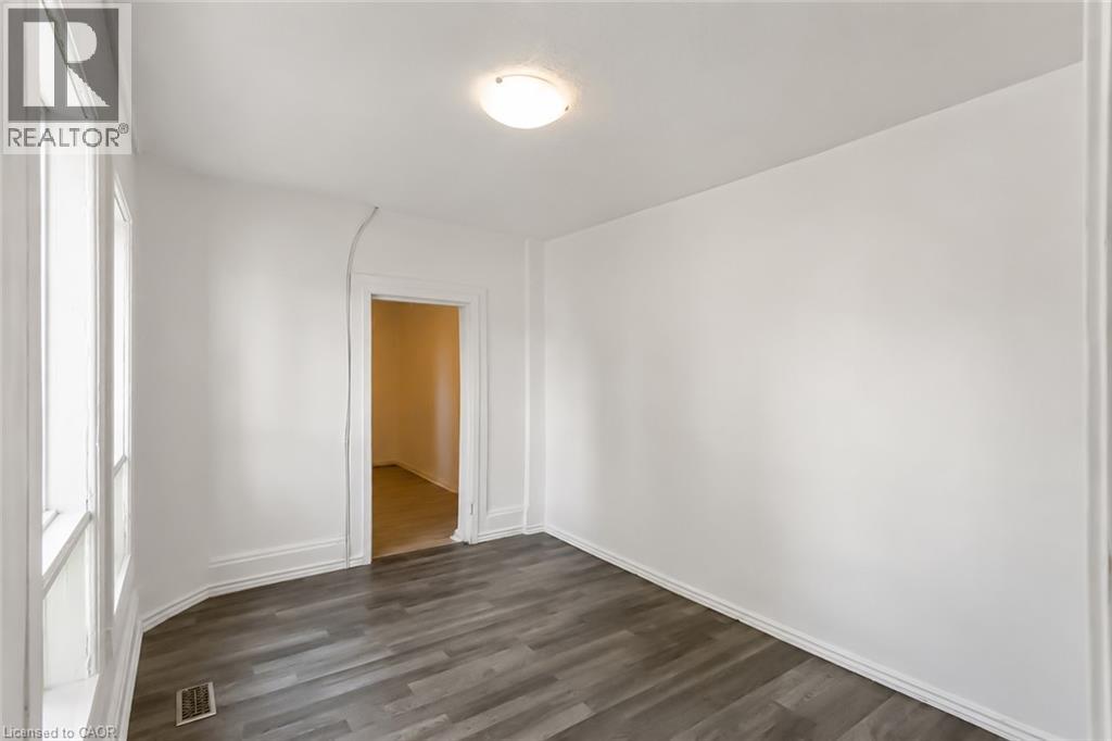 87 Lancaster Street W, Kitchener, Ontario  N2H 4T3 - Photo 13 - 40863123