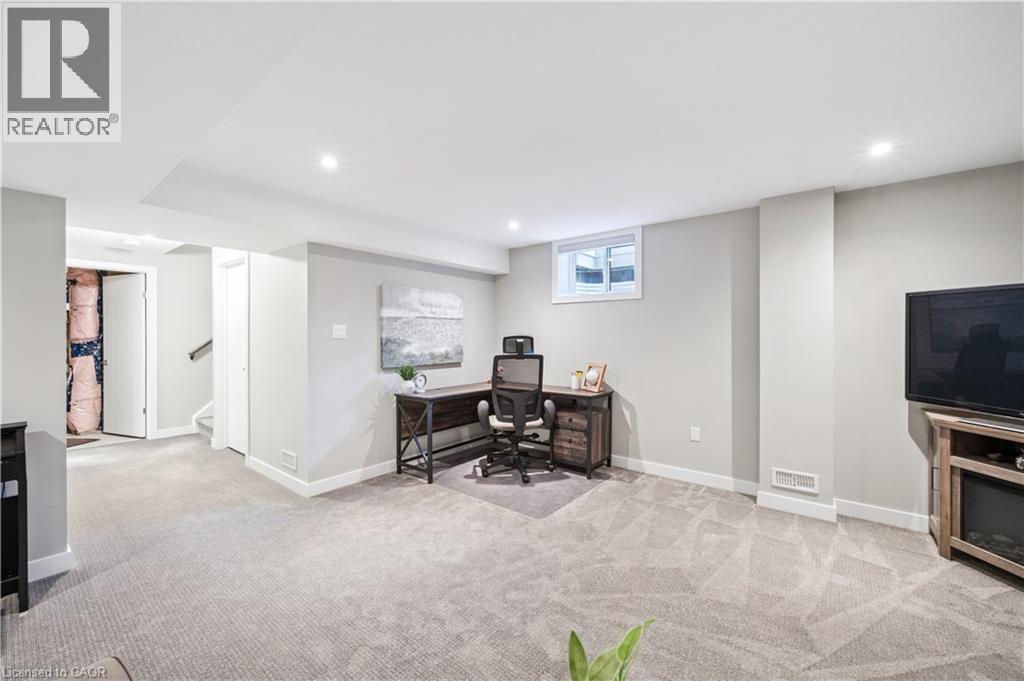 884 Robert Ferrie Drive, Kitchener, Ontario  N2R 0P2 - Photo 35 - 40858806