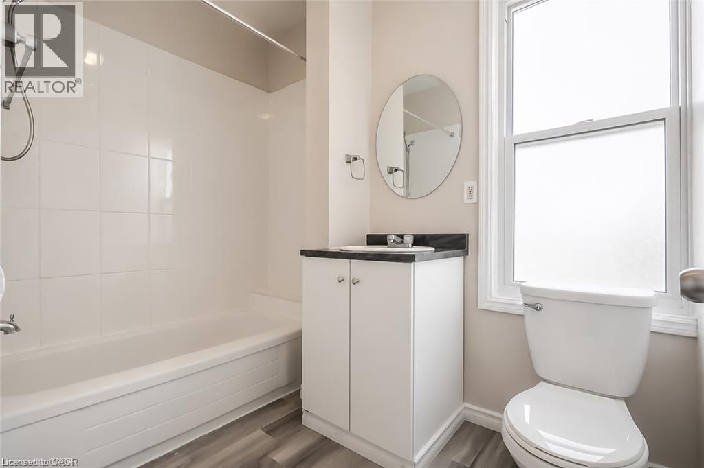 93 Lancaster Street W, Kitchener, Ontario  N2H 4T3 - Photo 13 - 40863097