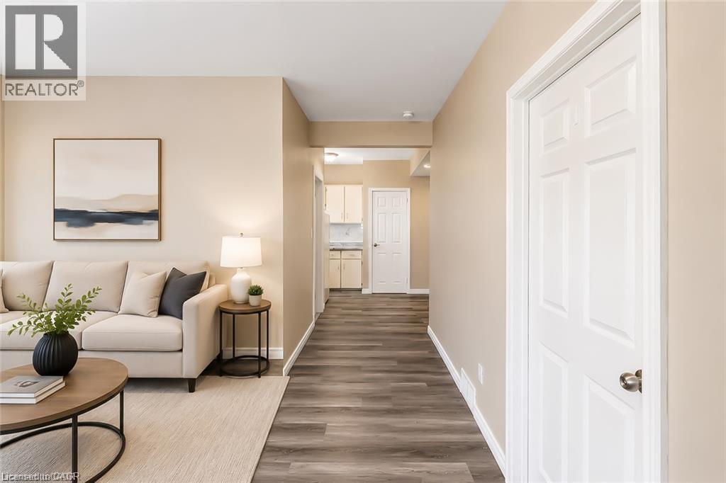 93 Lancaster Street W, Kitchener, Ontario  N2H 4T3 - Photo 4 - 40863097
