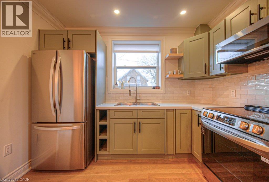30 Dunbar Road S, Waterloo, Ontario  N2L 2E3 - Photo 10 - 40863408