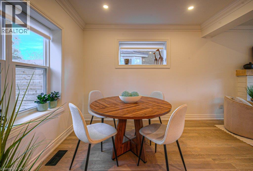 30 Dunbar Road S, Waterloo, Ontario  N2L 2E3 - Photo 13 - 40863408