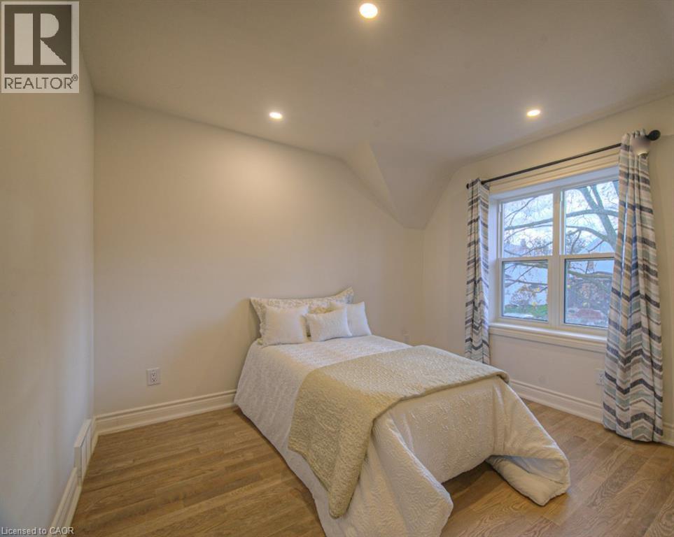 30 Dunbar Road S, Waterloo, Ontario  N2L 2E3 - Photo 21 - 40863408