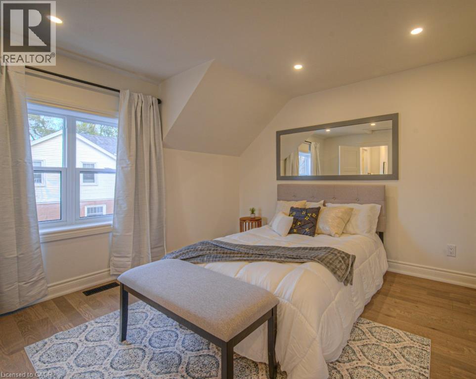 30 Dunbar Road S, Waterloo, Ontario  N2L 2E3 - Photo 22 - 40863408