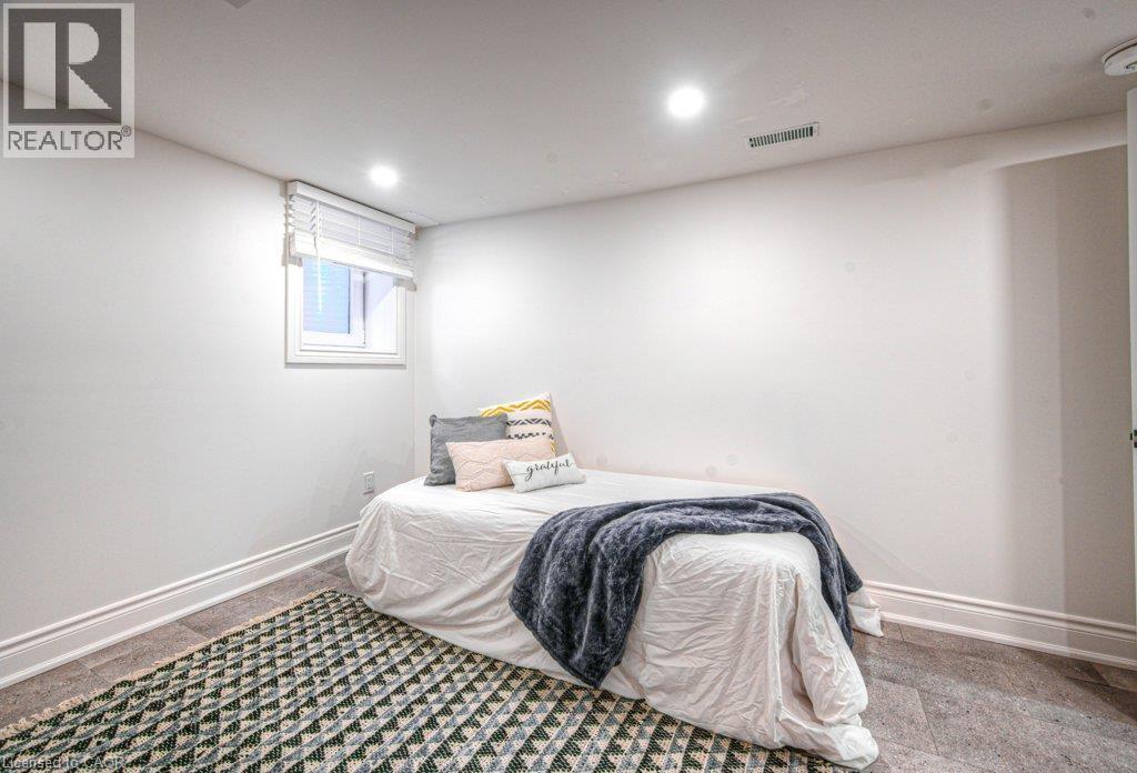 30 Dunbar Road S, Waterloo, Ontario  N2L 2E3 - Photo 28 - 40863408