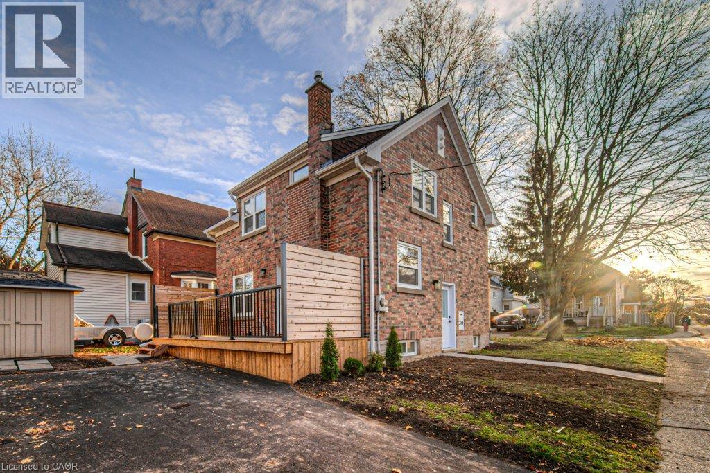 30 Dunbar Road S, Waterloo, Ontario  N2L 2E3 - Photo 32 - 40863408