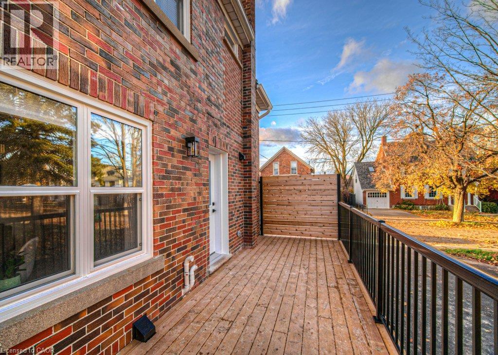 30 Dunbar Road S, Waterloo, Ontario  N2L 2E3 - Photo 35 - 40863408