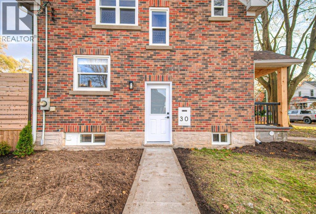 30 Dunbar Road S, Waterloo, Ontario  N2L 2E3 - Photo 5 - 40863408