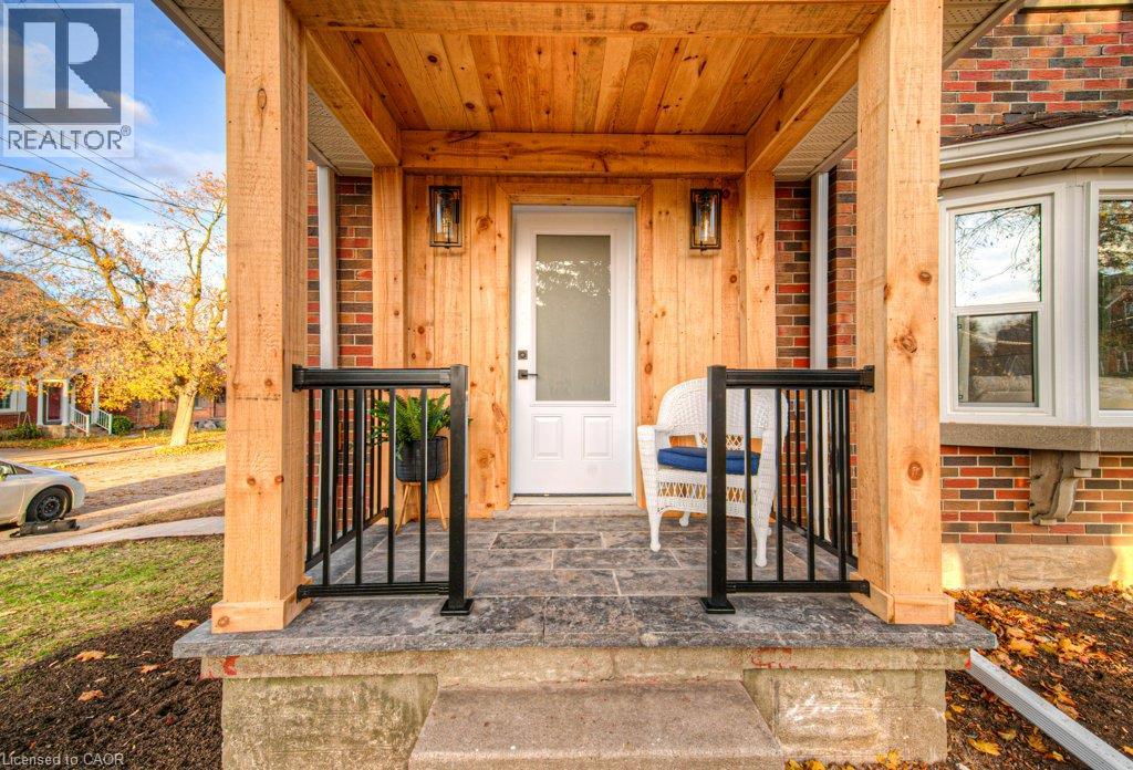 30 Dunbar Road S, Waterloo, Ontario  N2L 2E3 - Photo 6 - 40863408