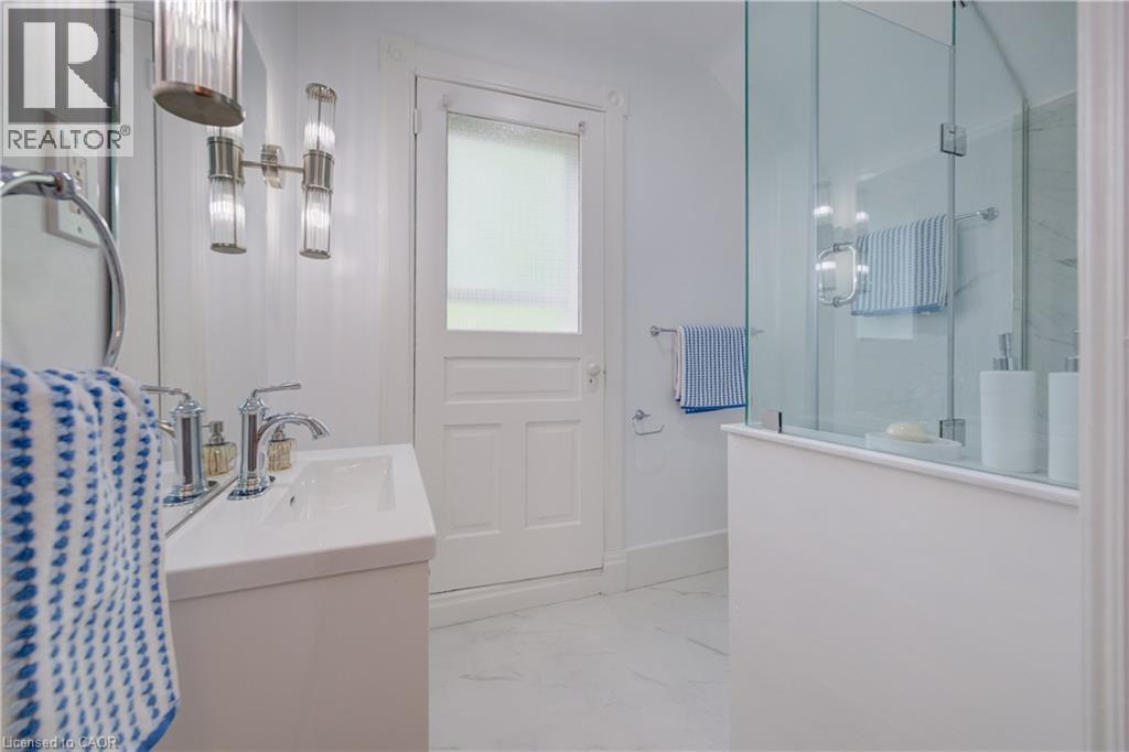 25 Central Street, Waterloo, Ontario  N2L 3A5 - Photo 40 - 40863709