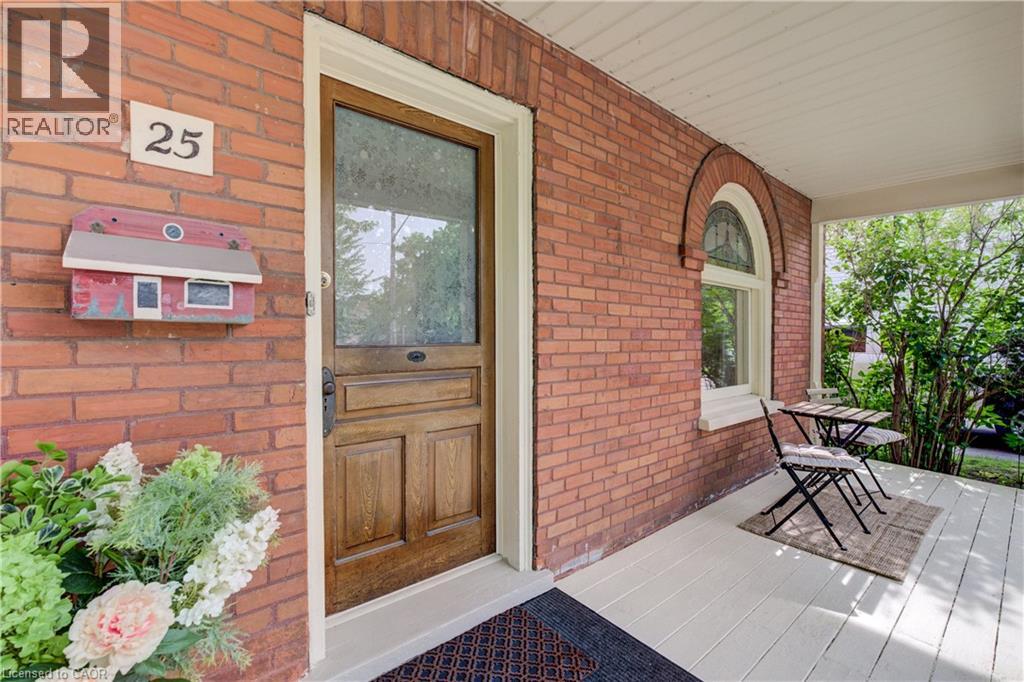 25 Central Street, Waterloo, Ontario  N2L 3A5 - Photo 7 - 40863709