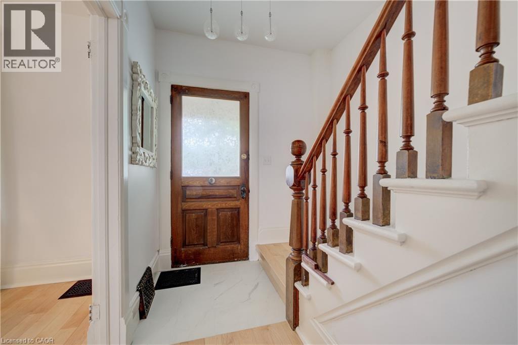 25 Central Street, Waterloo, Ontario  N2L 3A5 - Photo 8 - 40863709