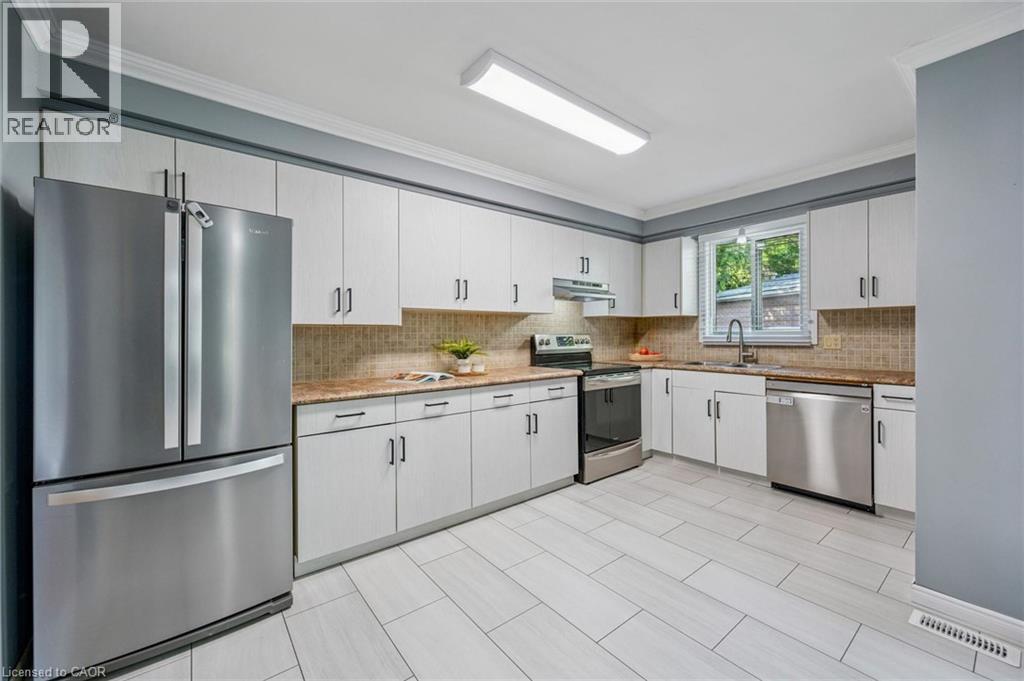 78 Old Huron Court, Kitchener, Ontario  N2R 1L7 - Photo 6 - 40859771