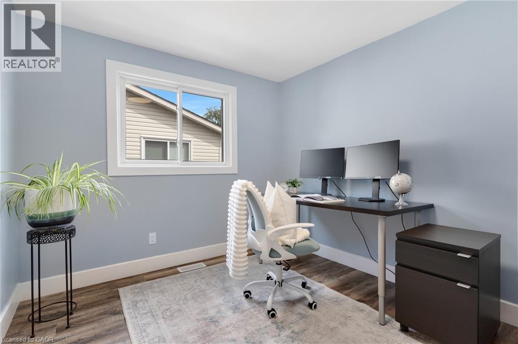 477 Kingscourt Drive Unit# B, Waterloo, Ontario  N2K 2X9 - Photo 28 - 40862821