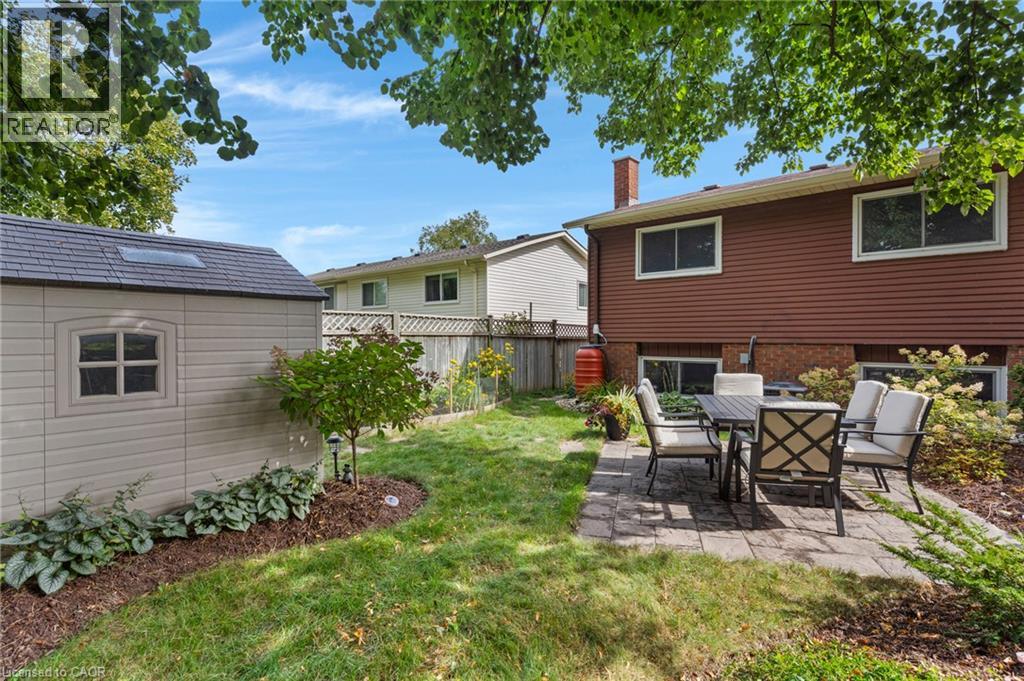 477 Kingscourt Drive Unit# B, Waterloo, Ontario  N2K 2X9 - Photo 39 - 40862821