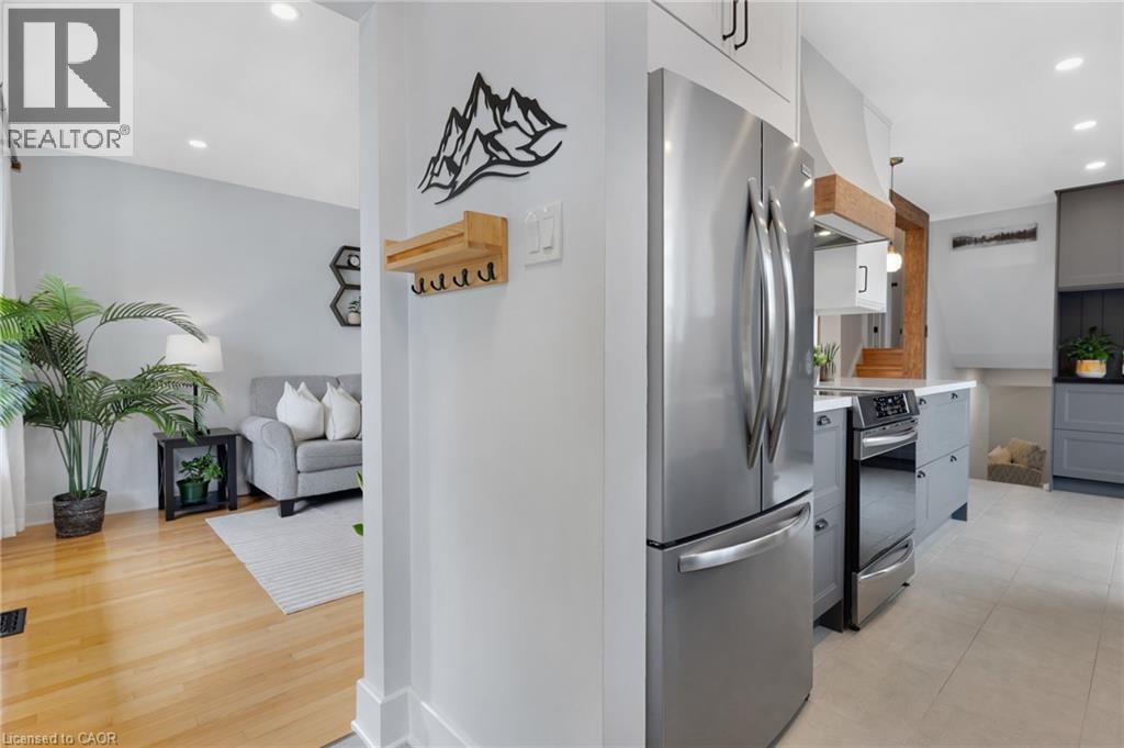 477 Kingscourt Drive Unit# B, Waterloo, Ontario  N2K 2X9 - Photo 4 - 40862821