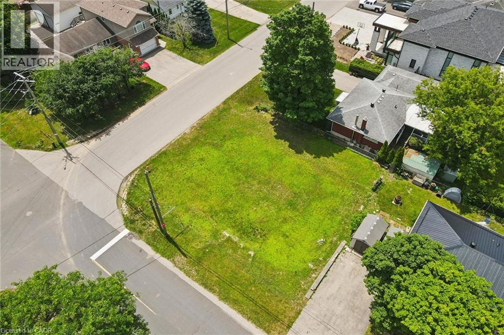 46 Daniel Avenue, Kitchener, Ontario  N2K 1E9 - Photo 2 - 40865620