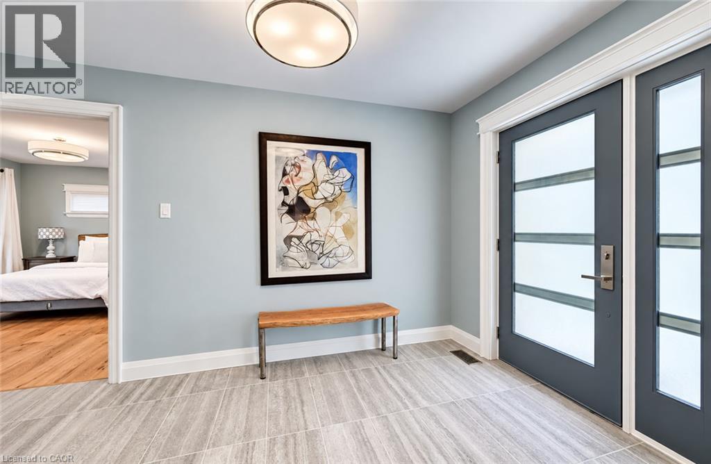 656 Westmount Road W, Kitchener, Ontario  N2M 1R8 - Photo 3 - 40865739