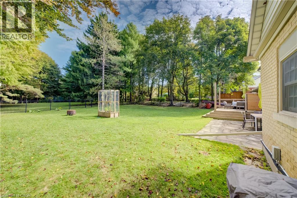 656 Westmount Road W, Kitchener, Ontario  N2M 1R8 - Photo 37 - 40865739