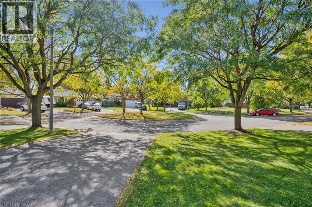 42 Mitton Place, Kitchener, Ontario  N2R 1B4 - Photo 4 - 40867327