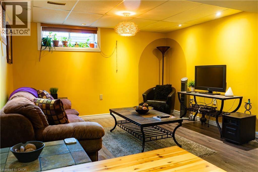 845 Brandenburg Boulevard, Waterloo, Ontario  N2T 2X5 - Photo 6 - 40871079
