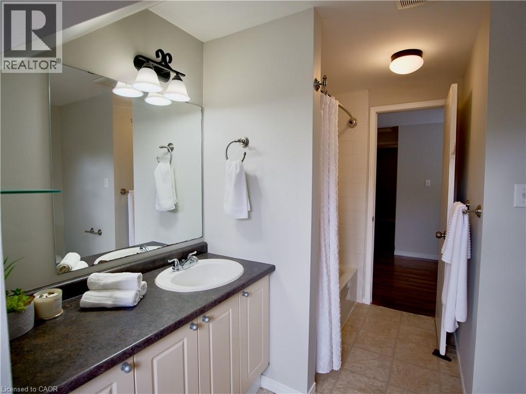 449 Exmoor Street, Waterloo, Ontario  N2K 3T7 - Photo 18 - 40871449