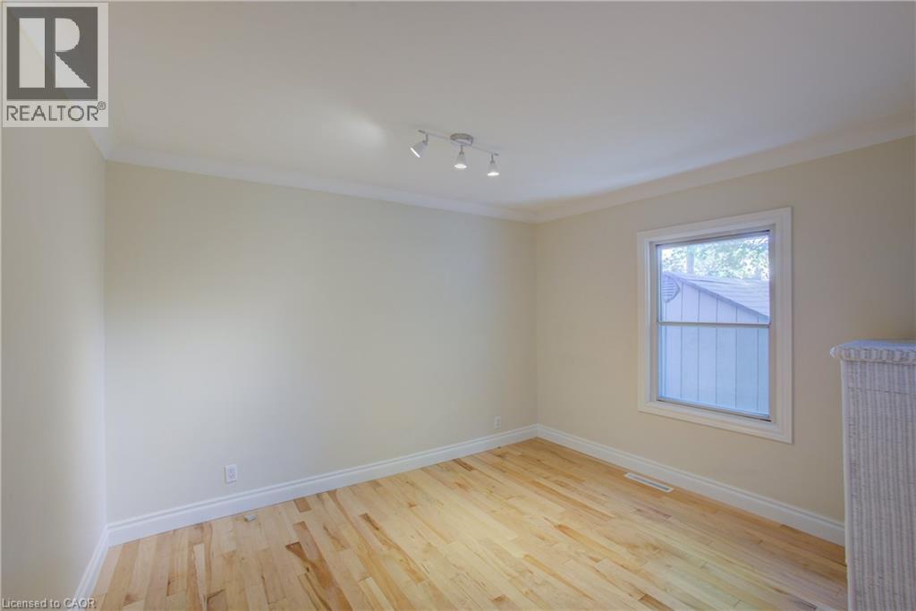 24 Valewood Place, Kitchener, Ontario  N2H 4N6 - Photo 11 - 40871405