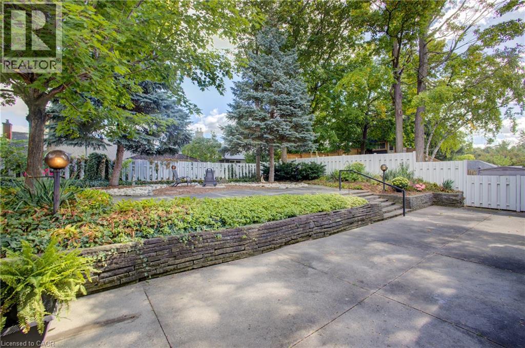 24 Valewood Place, Kitchener, Ontario  N2H 4N6 - Photo 39 - 40871405