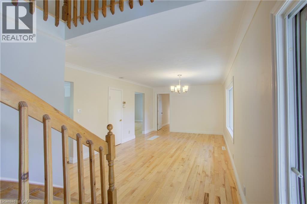 24 Valewood Place, Kitchener, Ontario  N2H 4N6 - Photo 8 - 40871405