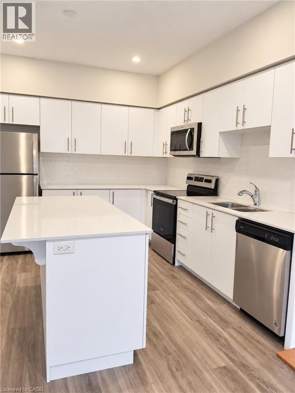 110 Fergus Avenue Unit# 33, Kitchener, Ontario  N2A 2H2 - Photo 3 - 40872279