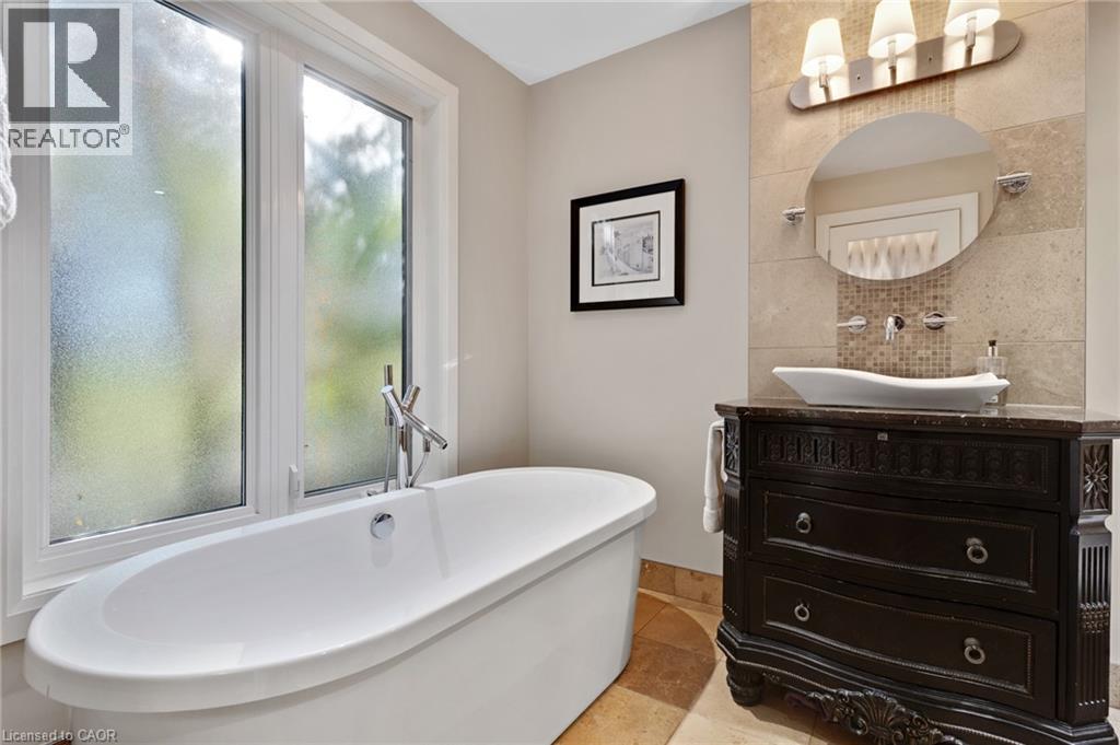 348 Browning Place, Waterloo, Ontario  N2L 2W3 - Photo 24 - 40872509