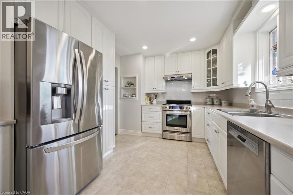 301 Martindale Crescent, Waterloo, Ontario  N2L 4M8 - Photo 10 - 40872268
